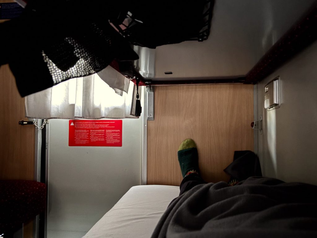 Lower bunk in the Nightjet couchette compartment.